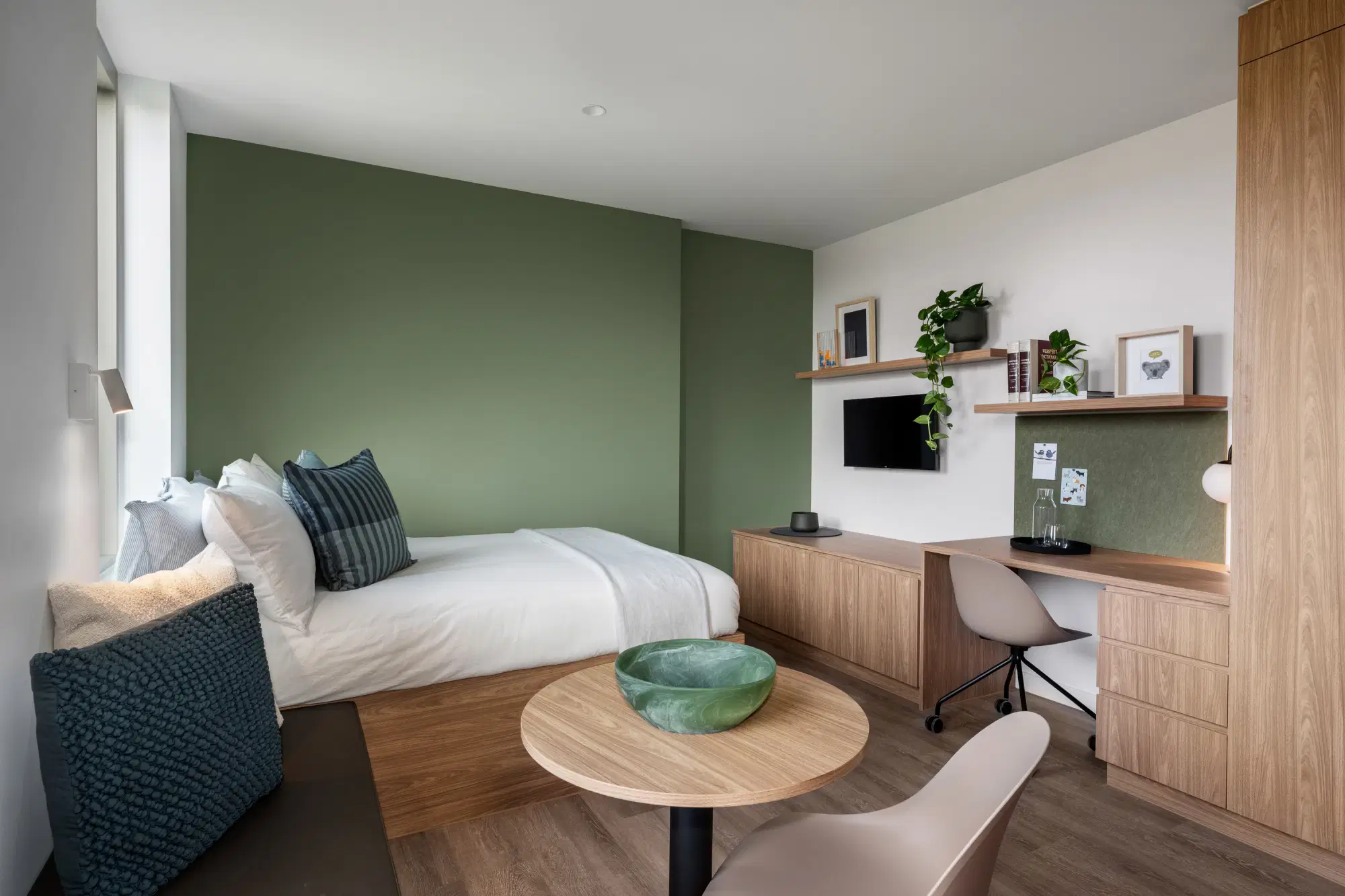 Journal Campus House, Melbourne – Large Corner Studio