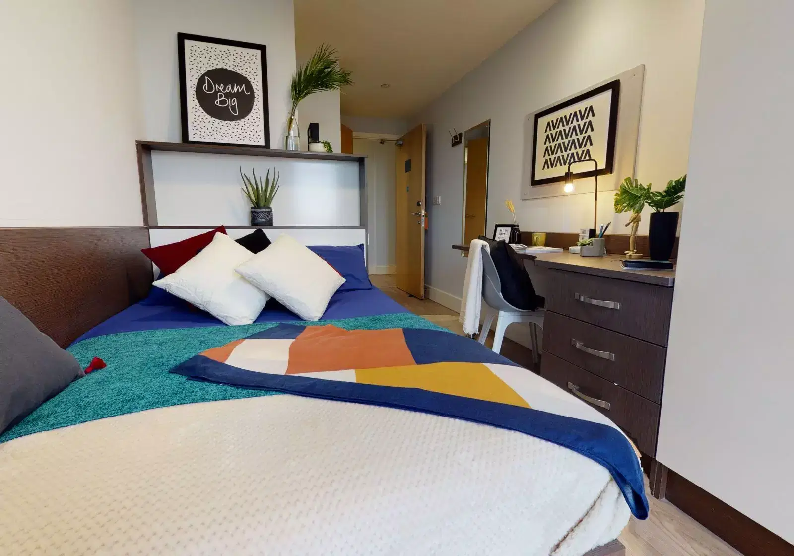 iQ Penworks House, Birmingham – Silver En Suite Premium