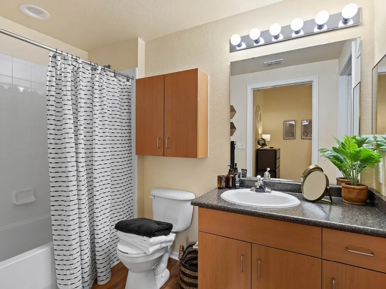 2nd Avenue Centre, Gainesville – Room in 4 Bed - 4 Bath B