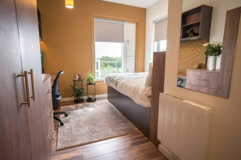 Hox Park, Egham – En-suite Plus