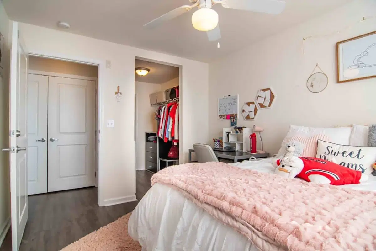 The Flats At Carrs Hill, Athens – Private Room - 2x2 Premium (2 Bed - 2 Bath)
