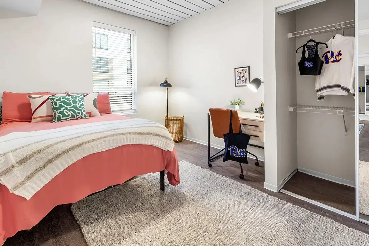 HERE Pittsburgh, Pittsburgh – 2x2 Suite Room in 2 Bedroom 2 Bathroom