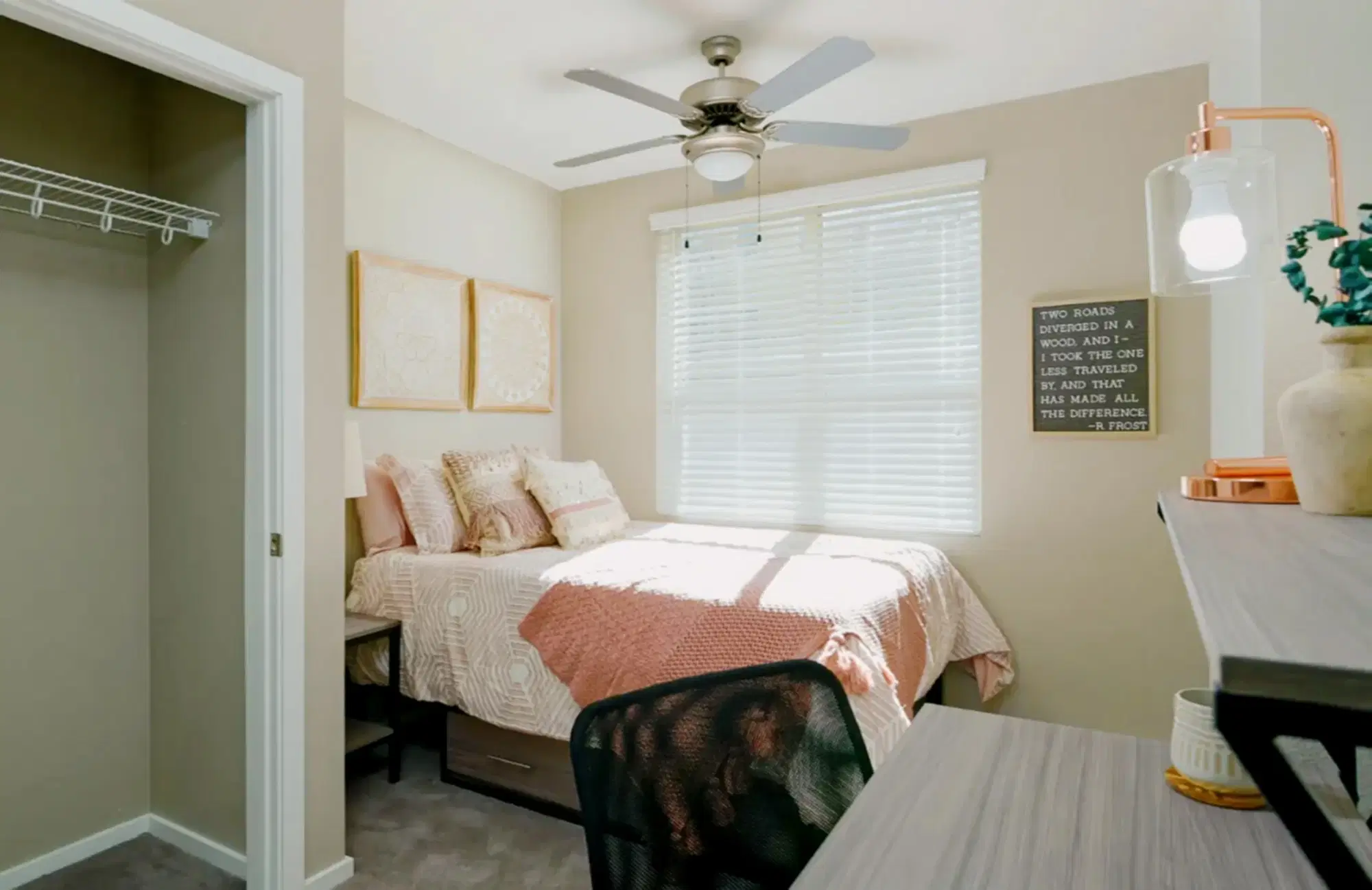 Standard Flagstaff, Flagstaff – The Birch Room in 2 Bedroom 2 Bathroom