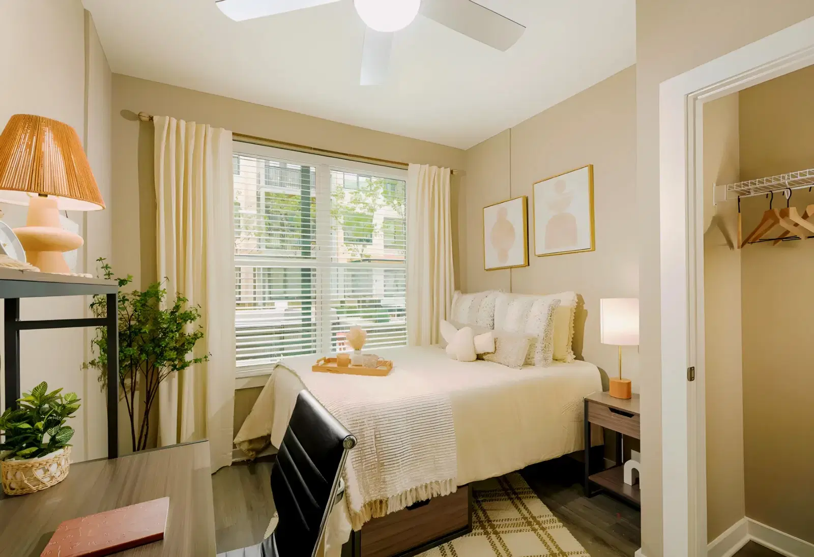 Standard at Bloomington, Bloomington – Brookhaven Room in 2 Bedroom 2 Bathroom
