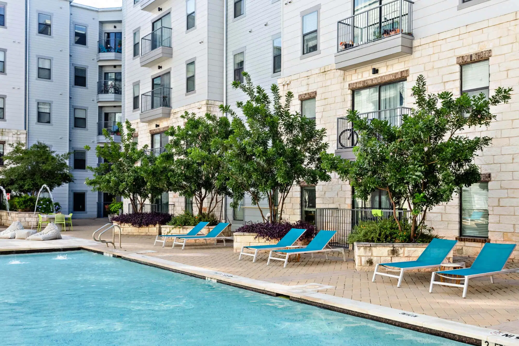 Axis West Campus, Austin – Amenities