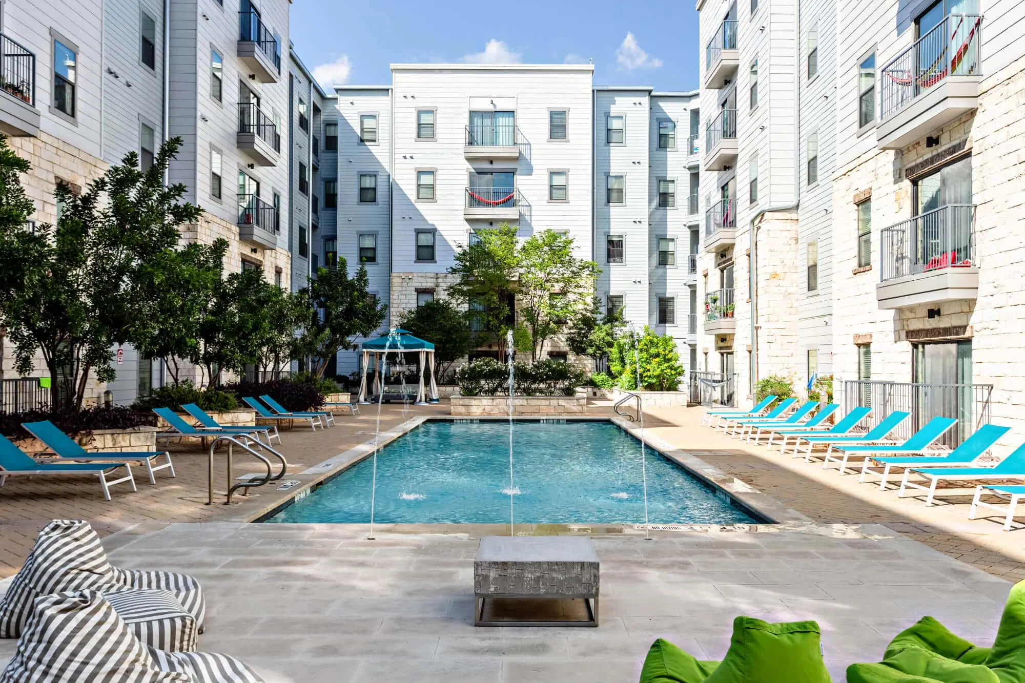Axis West Campus, Austin – Amenities