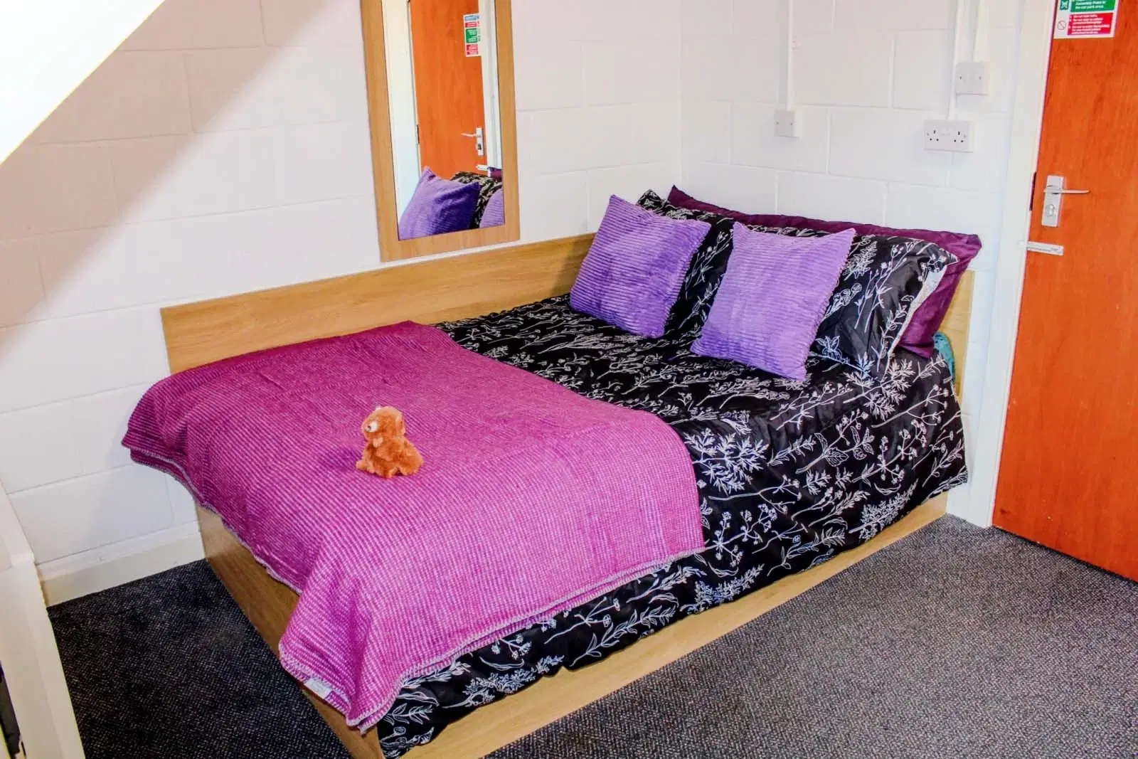 St Peter House, Aberdeen – Ensuite – Platinum