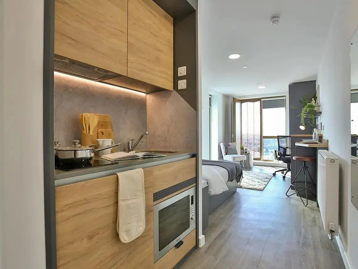 The Valentine, London – Deluxe Studio