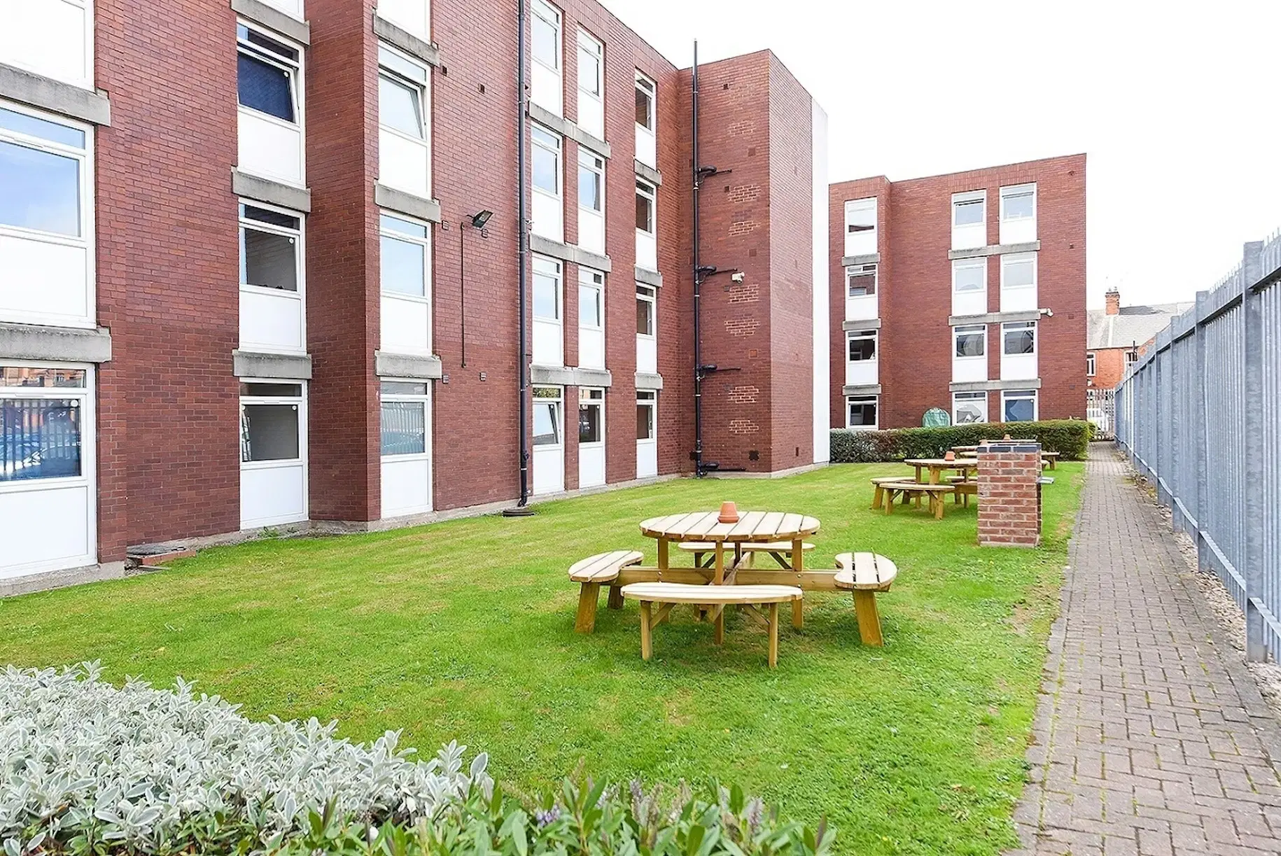 Queens Court, Leicester – Exterior