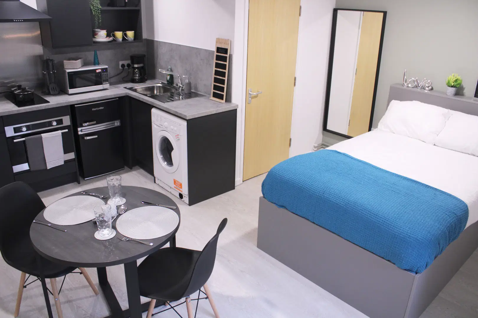 Queens Court, Leicester – Bedroom
