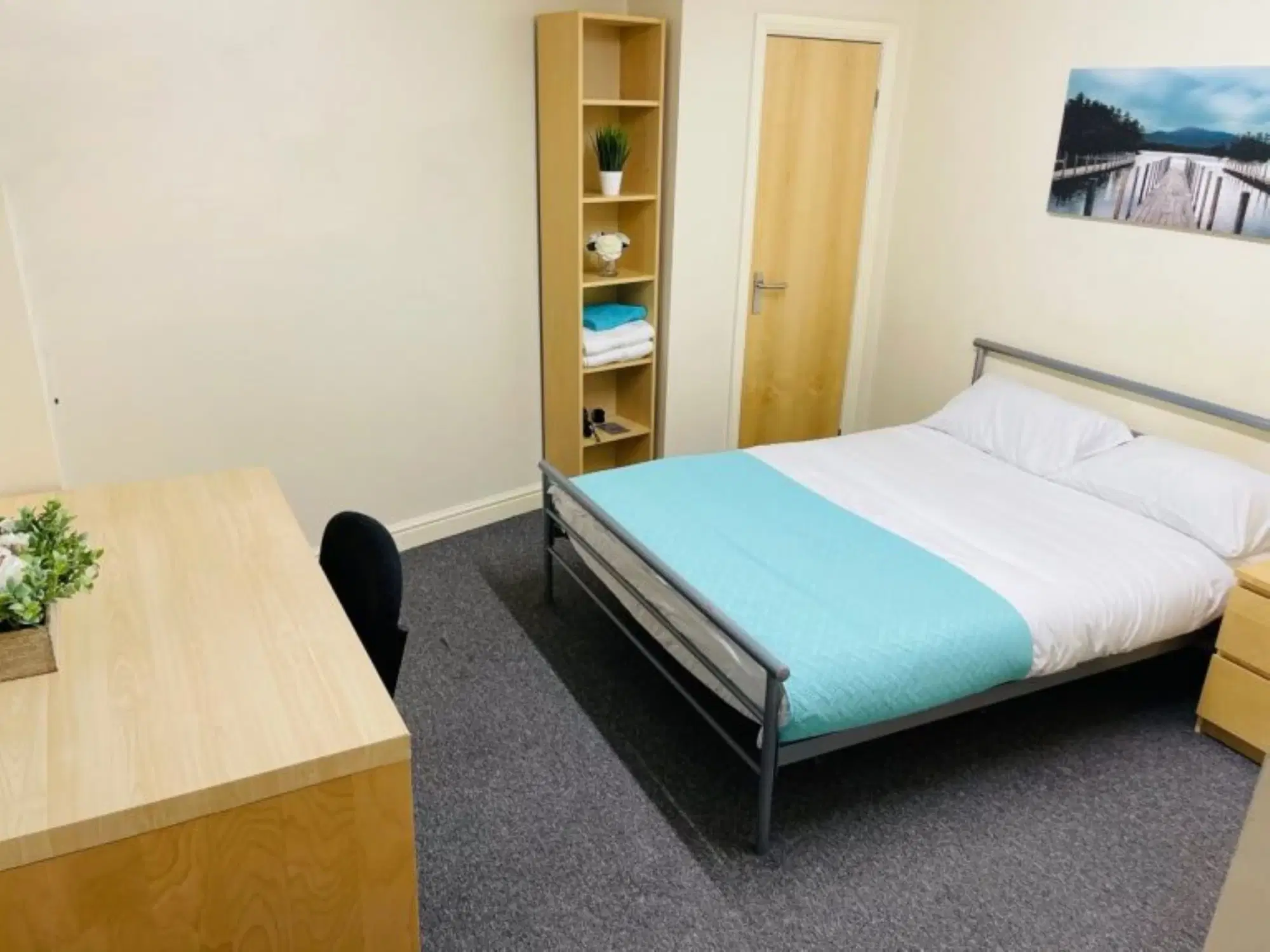 Sangha House, Leicester – Gold Ensuite