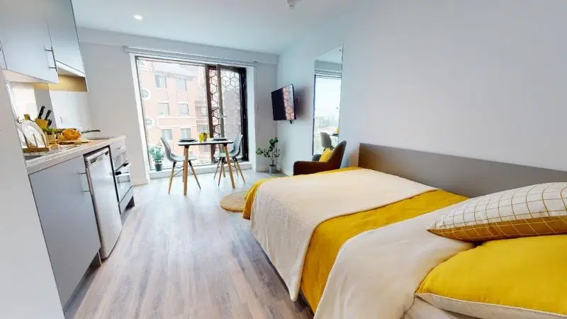 iQ Altus House, Leeds – Silver Studio