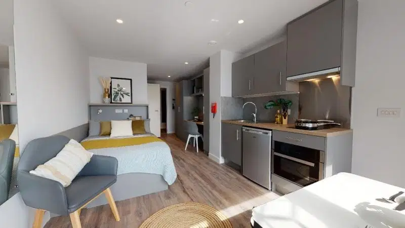 iQ Altus House, Leeds – Penthouse Studio