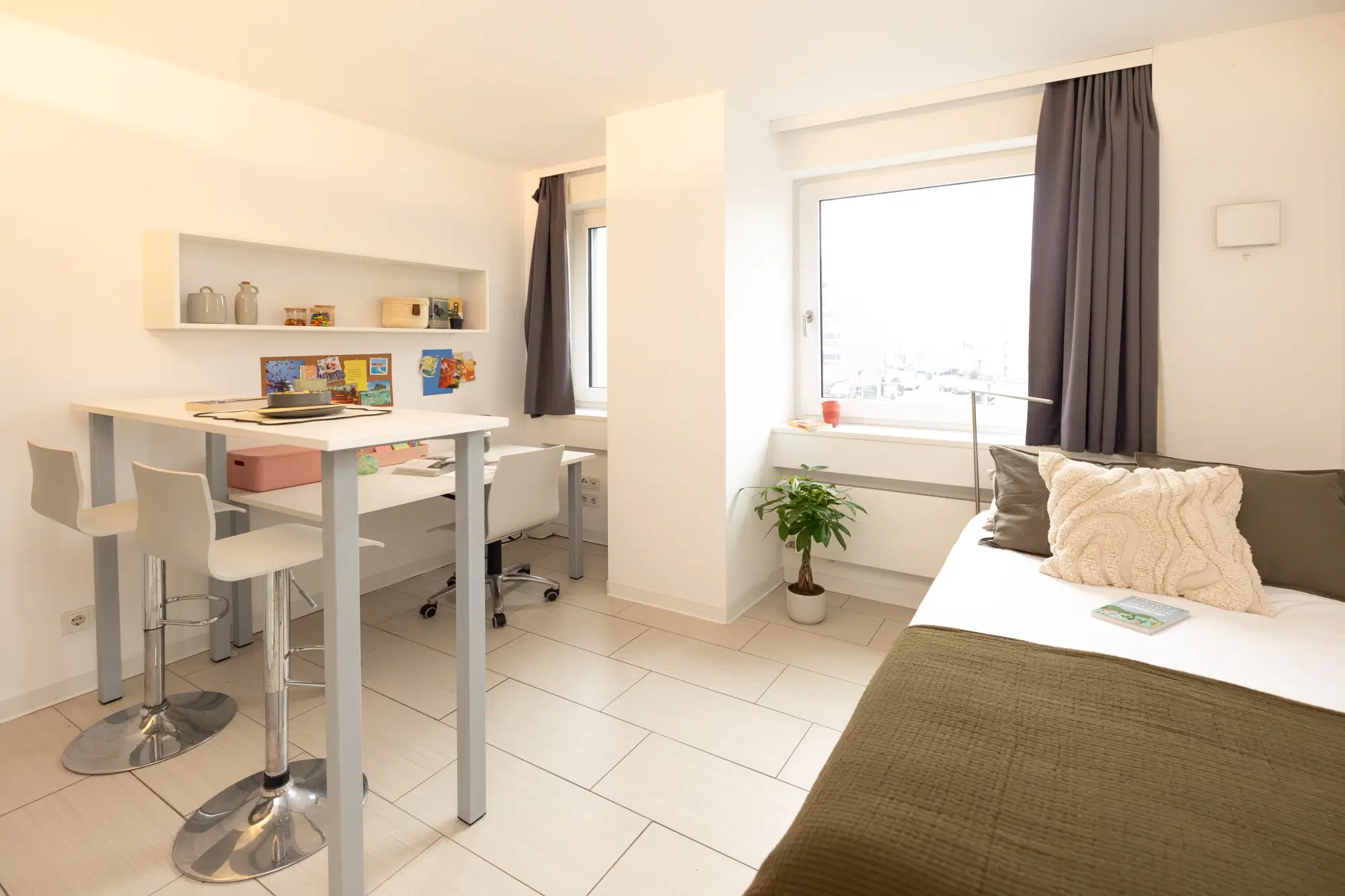 Yugo Alvarium, Frankfurt – Basic Gold Studio (15 sqm)