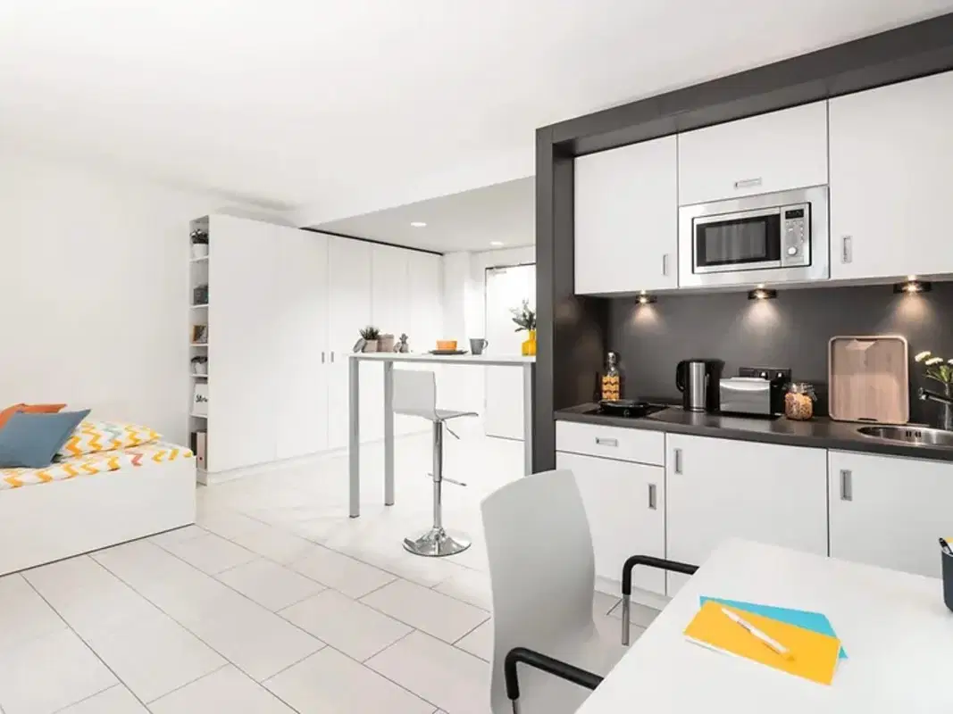Yugo Alvarium, Frankfurt – Extra Large Silver Studio (31 sqm)