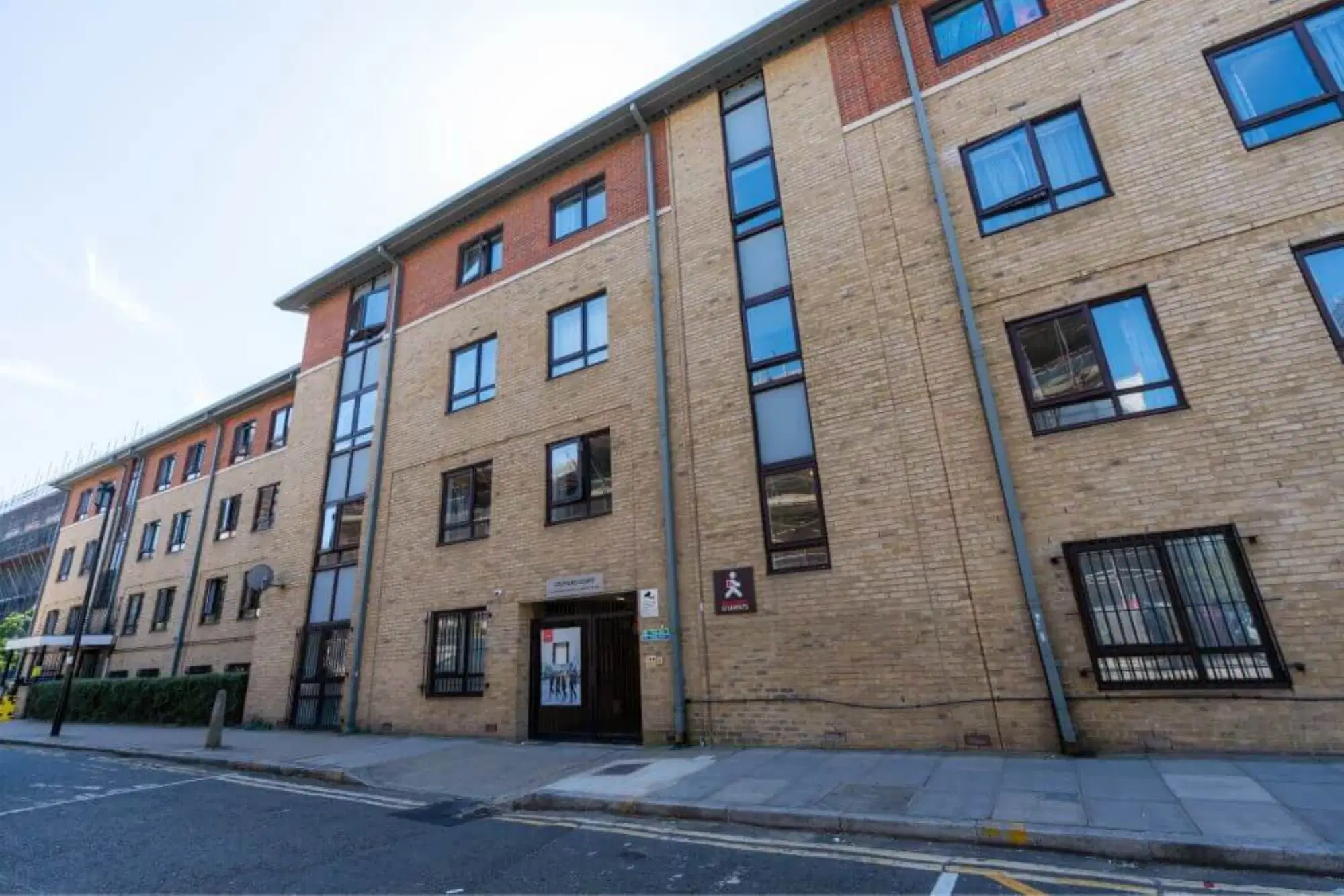 Coopers Court, London – Exterior