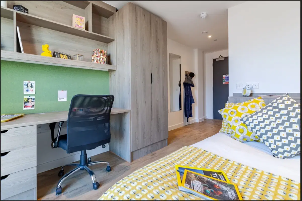 Pavilion Point, Brighton – Silver Ensuite