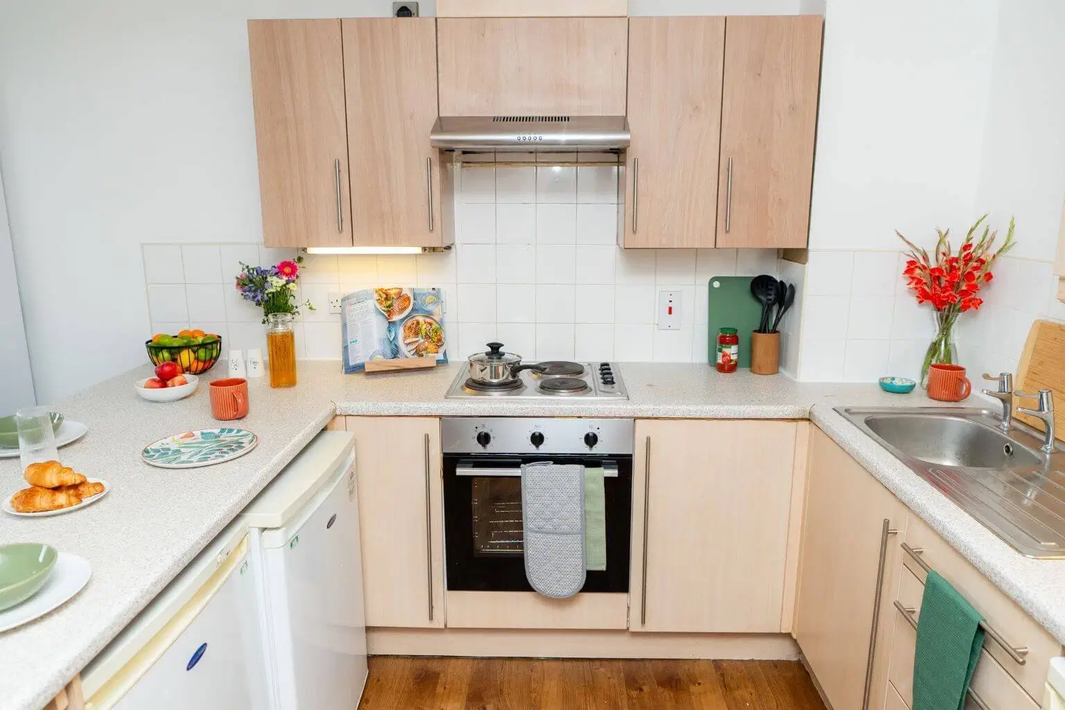 Wardley House Students, Bradford – Kitchen