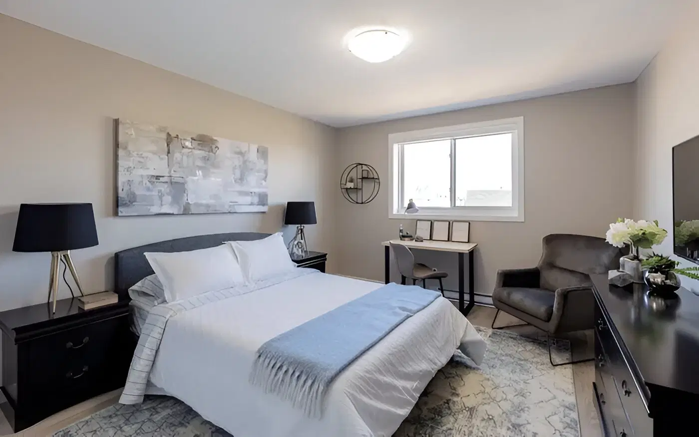 Woodroffe Place, Ottawa – 5 Bed 2.5 Bath
