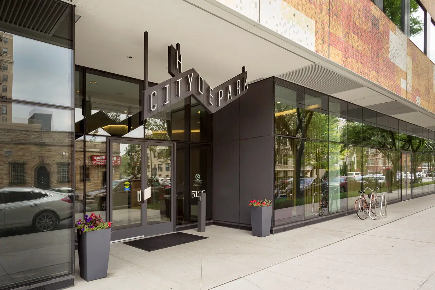City Hyde Park, Chicago – Exterior