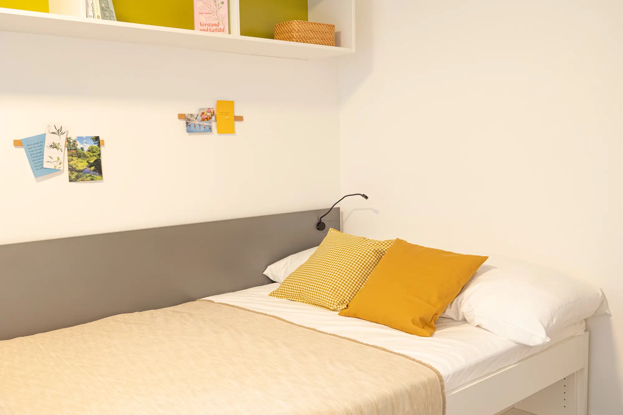 Yugo Urbanum, Frankfurt – Large Bronze Studio (29 sqm)
