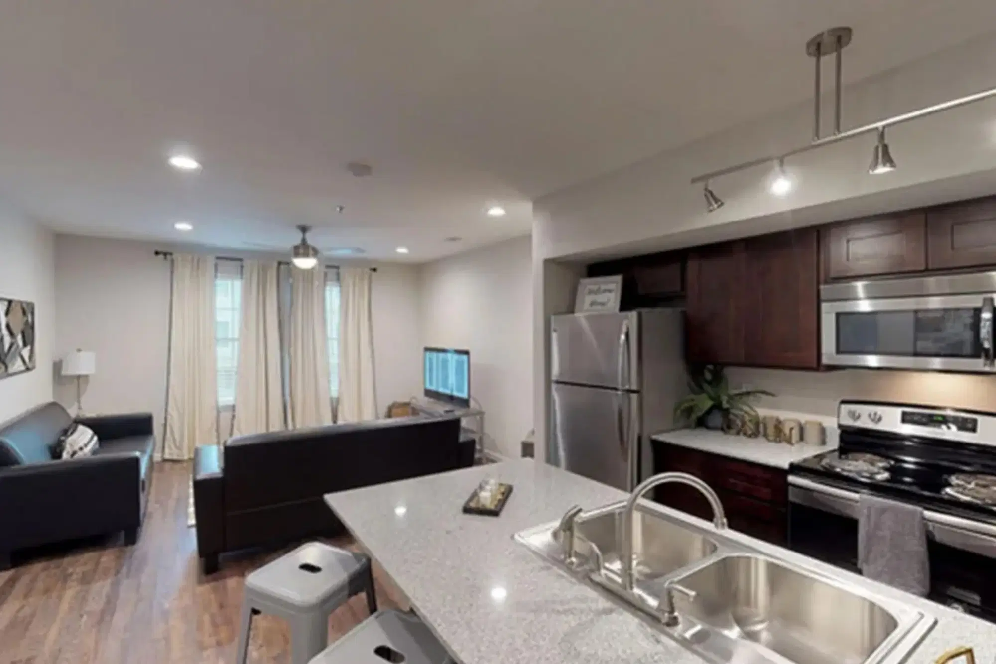 The Pointe at Pinhook, Lafayette – Kitchen