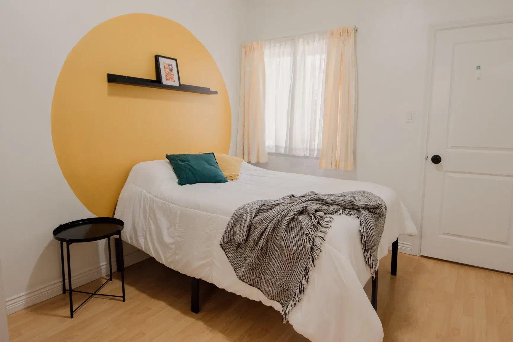 5857 Sussex Ave, Vancouver – Dale Master Room (7 Bed 4 Bath)