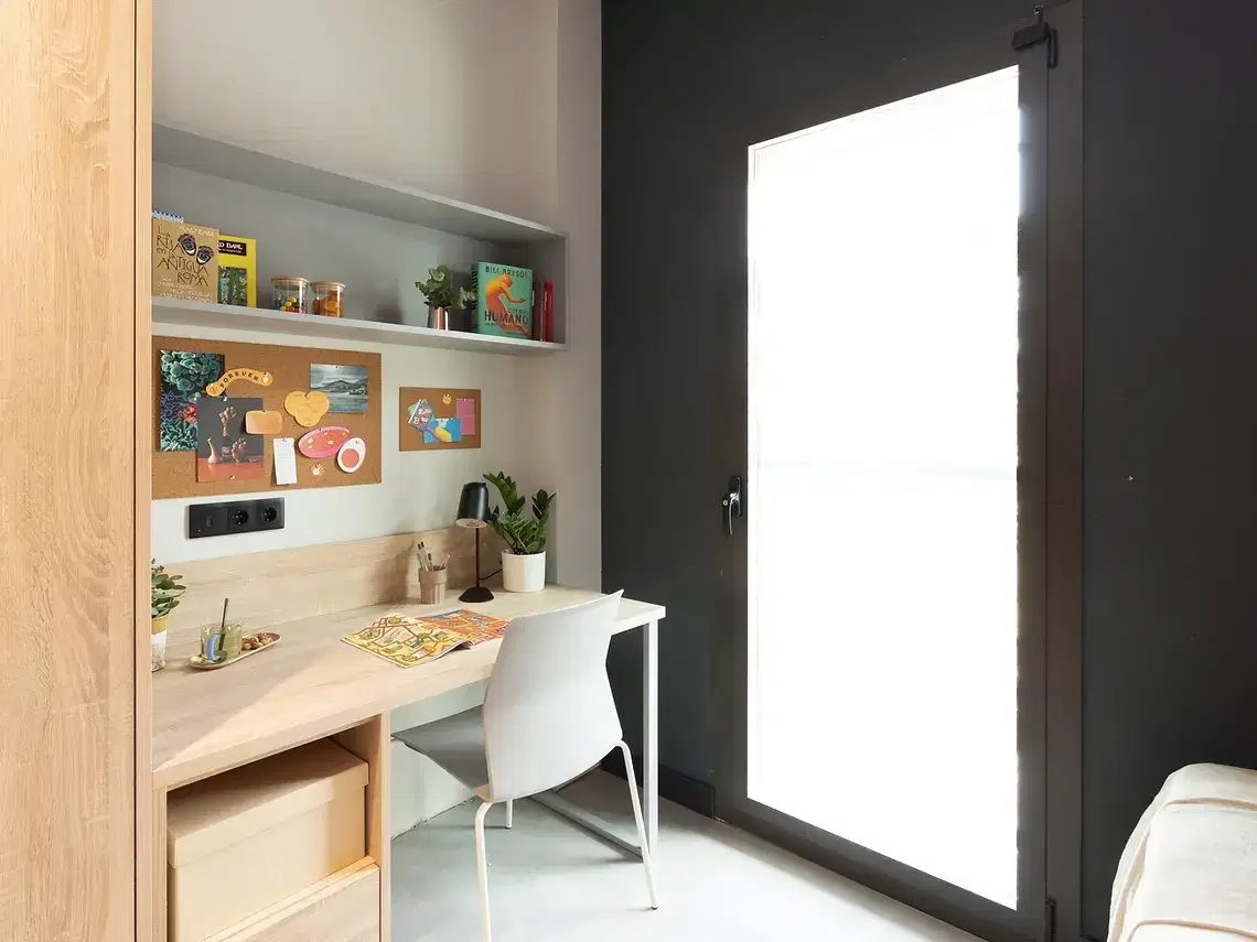 Yugo Maria Oliveras, Barcelona – Amenities