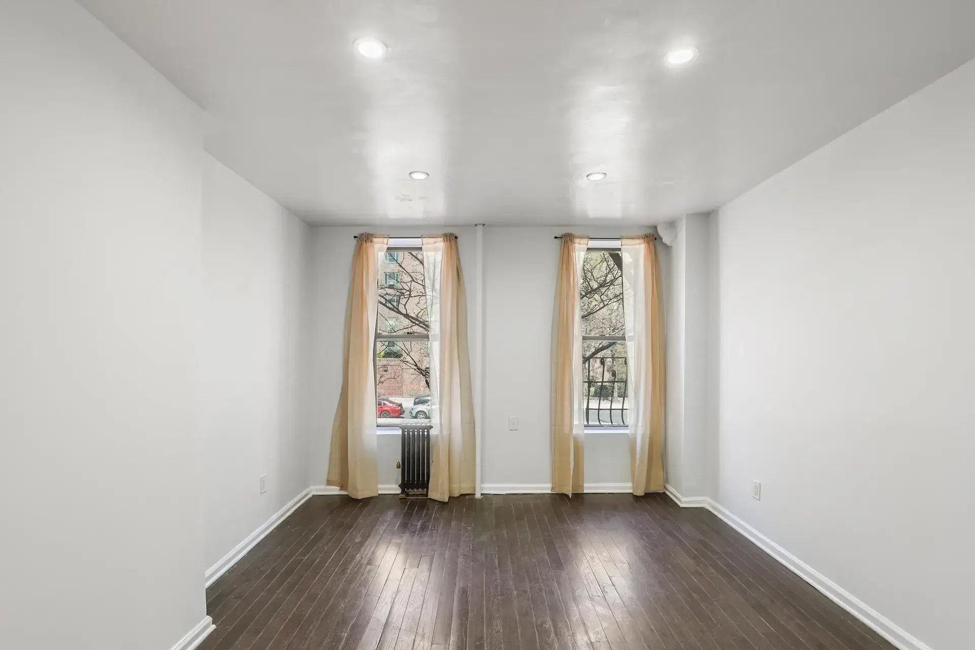 June Homes 10009, New York – #398: East Village on a flexible lease
