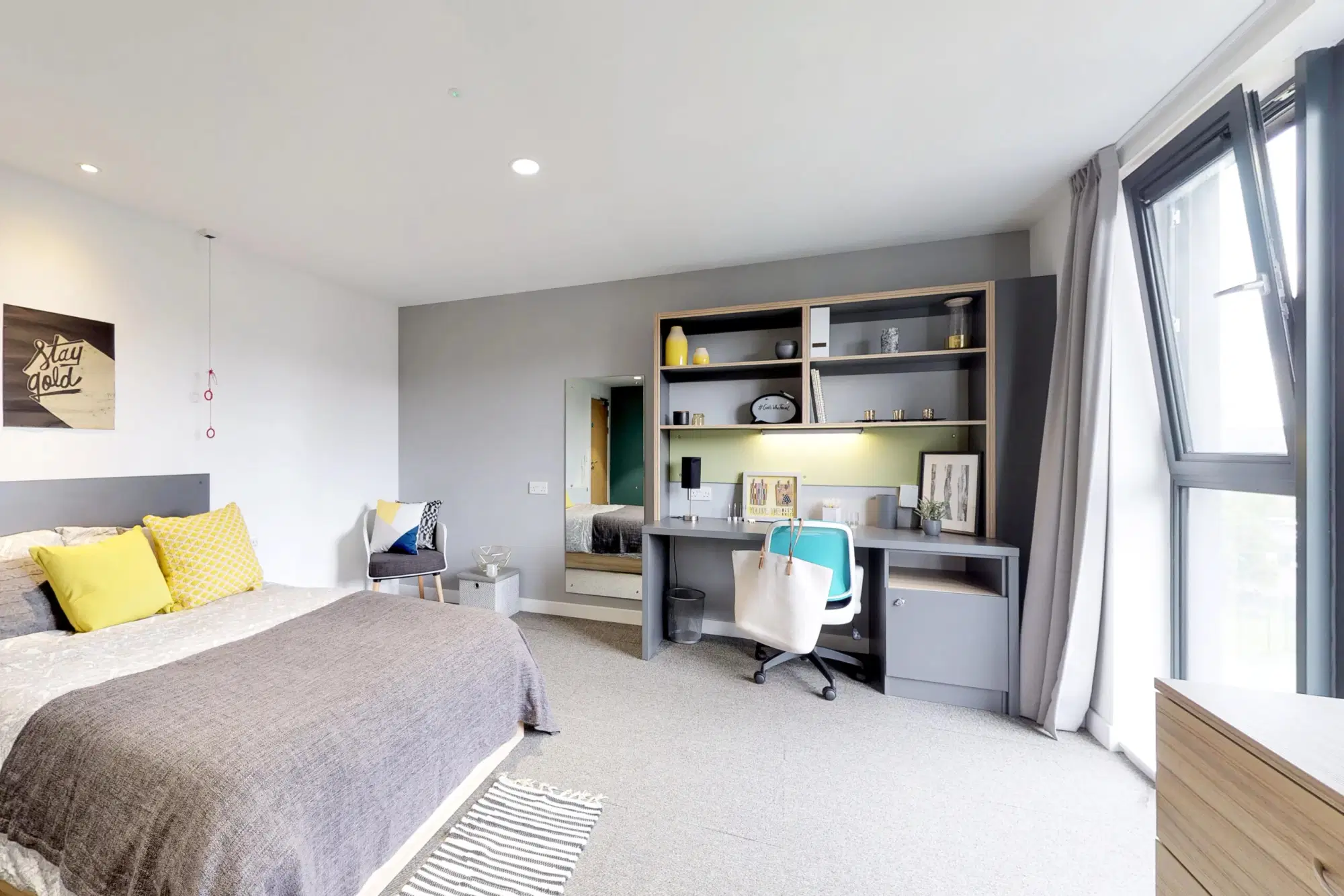 St James, Glasgow – Superior Ensuite