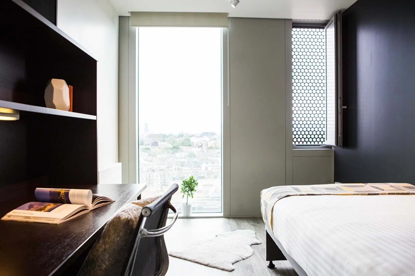 LST King's Cross Residence, London – Bedroom