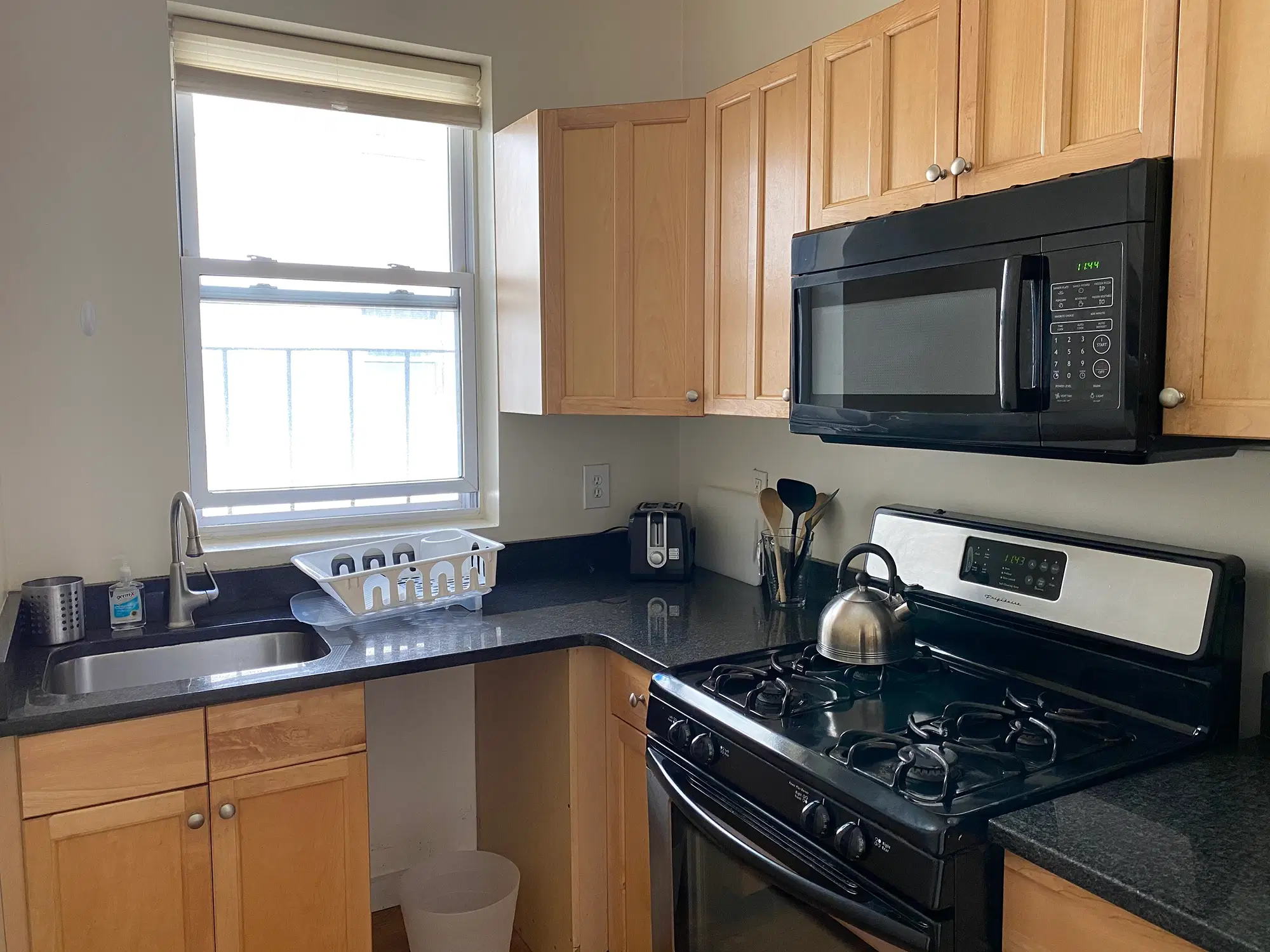 85 Park Drive, Boston – Kitchen