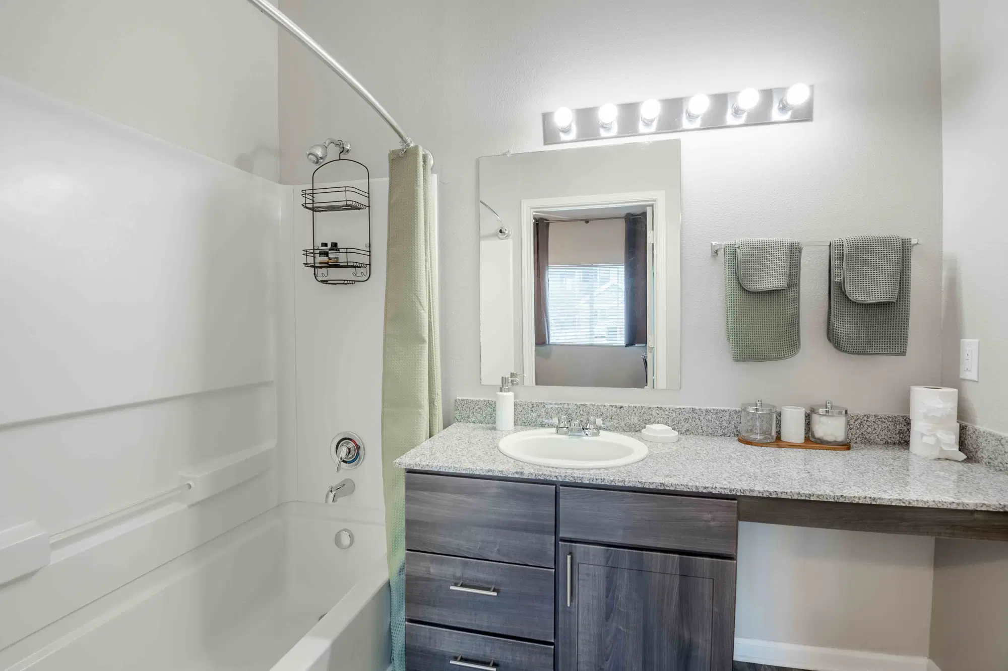 The Outpost, Waco – Bathroom