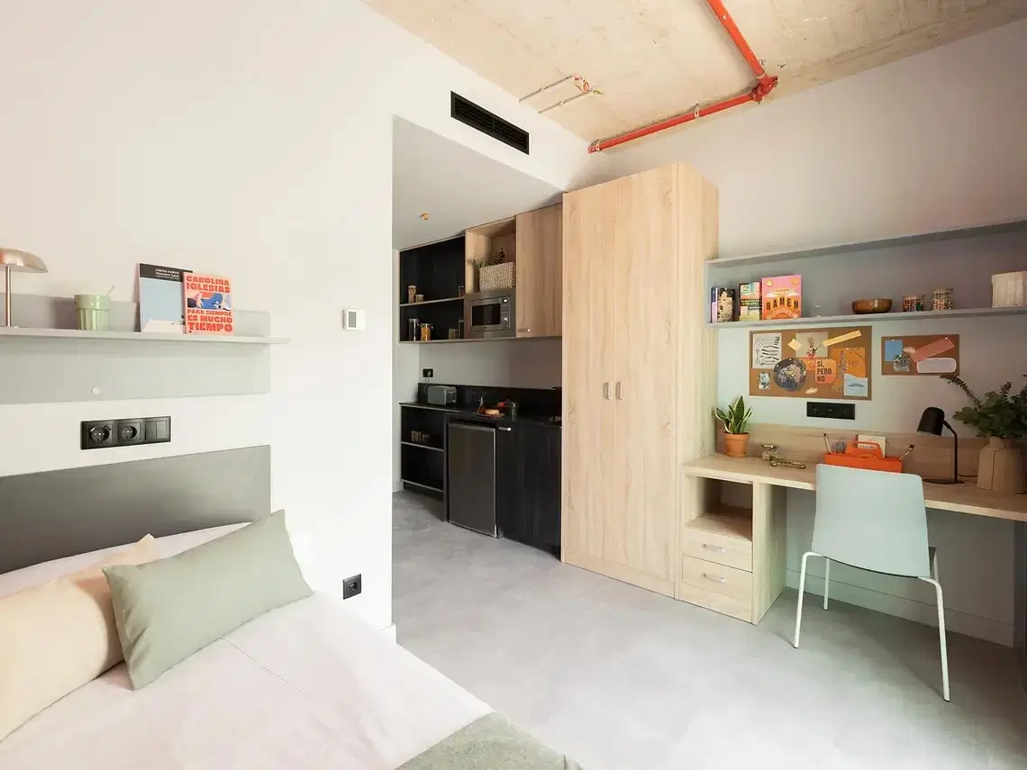 Yugo Maria Oliveras, Barcelona – Double