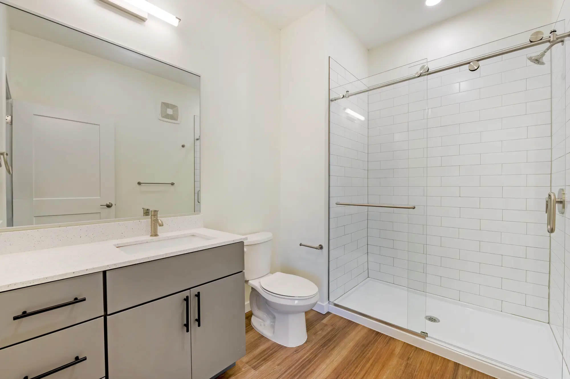 Relato, Bloomington – Bathroom