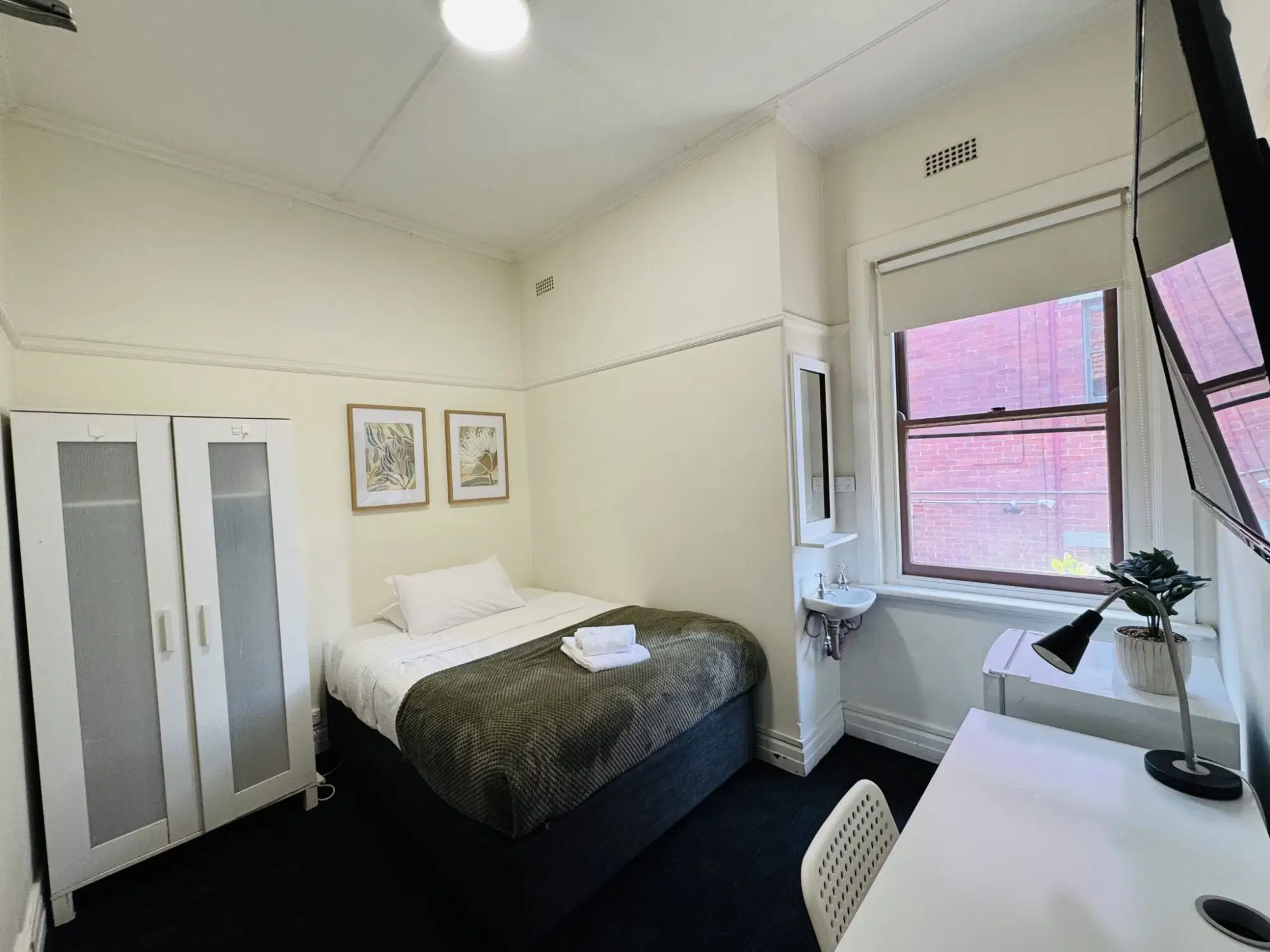 96 Barkly, Melbourne – Room 19 (Non Ensuite)