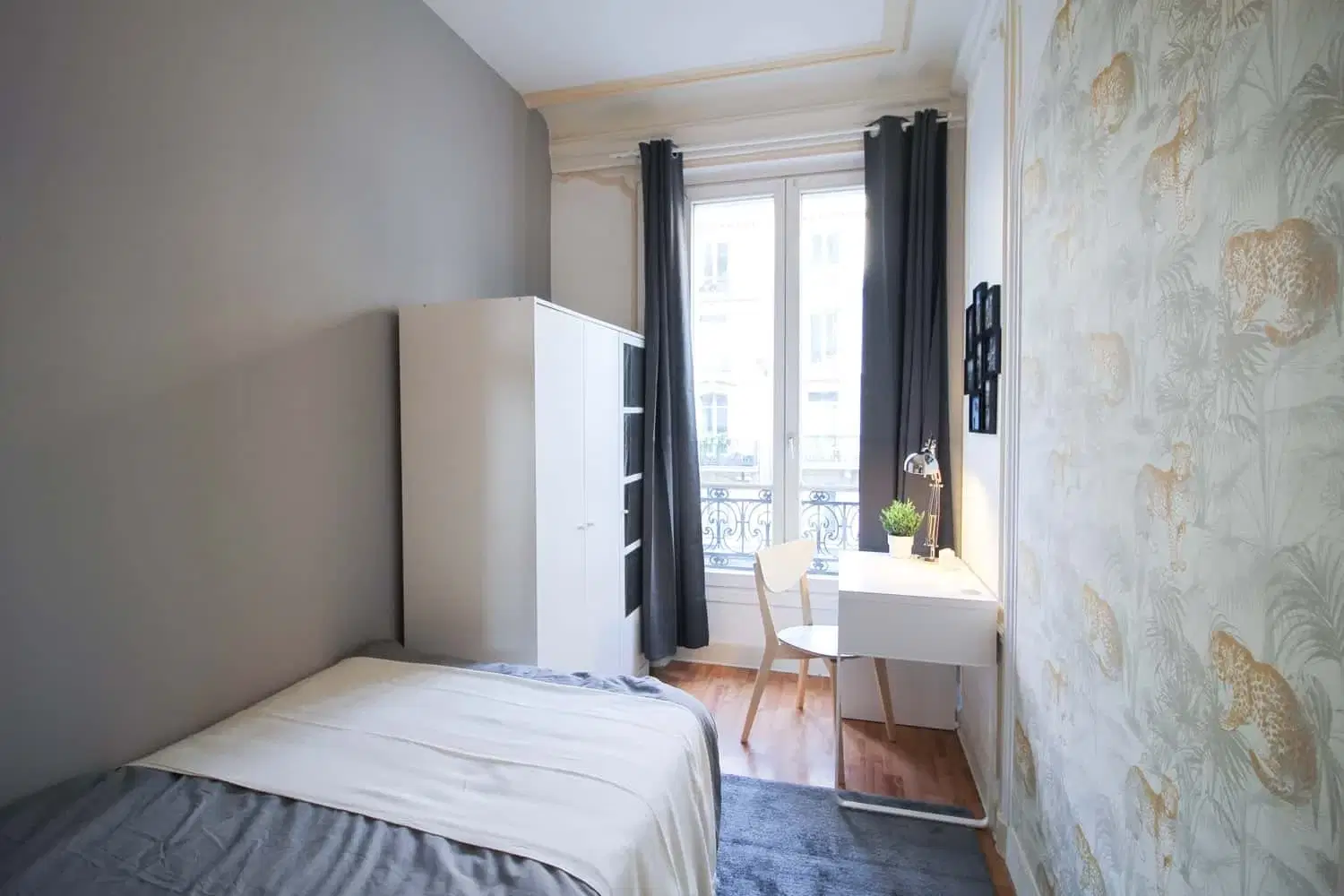 Rue Du Faubourg Saint-Denis, Paris – Room 1