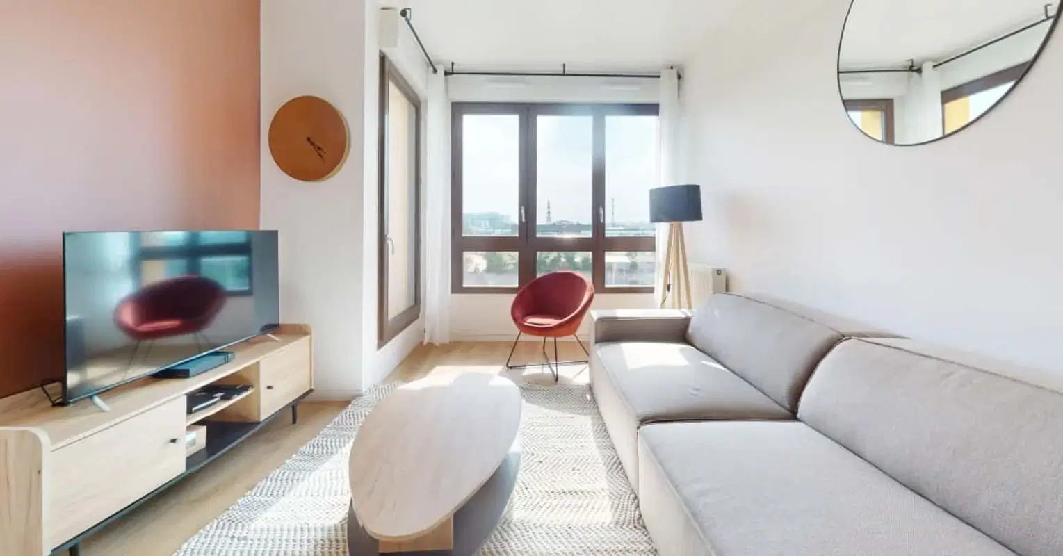 Rue Denfert Rochereau, Paris – Common Area