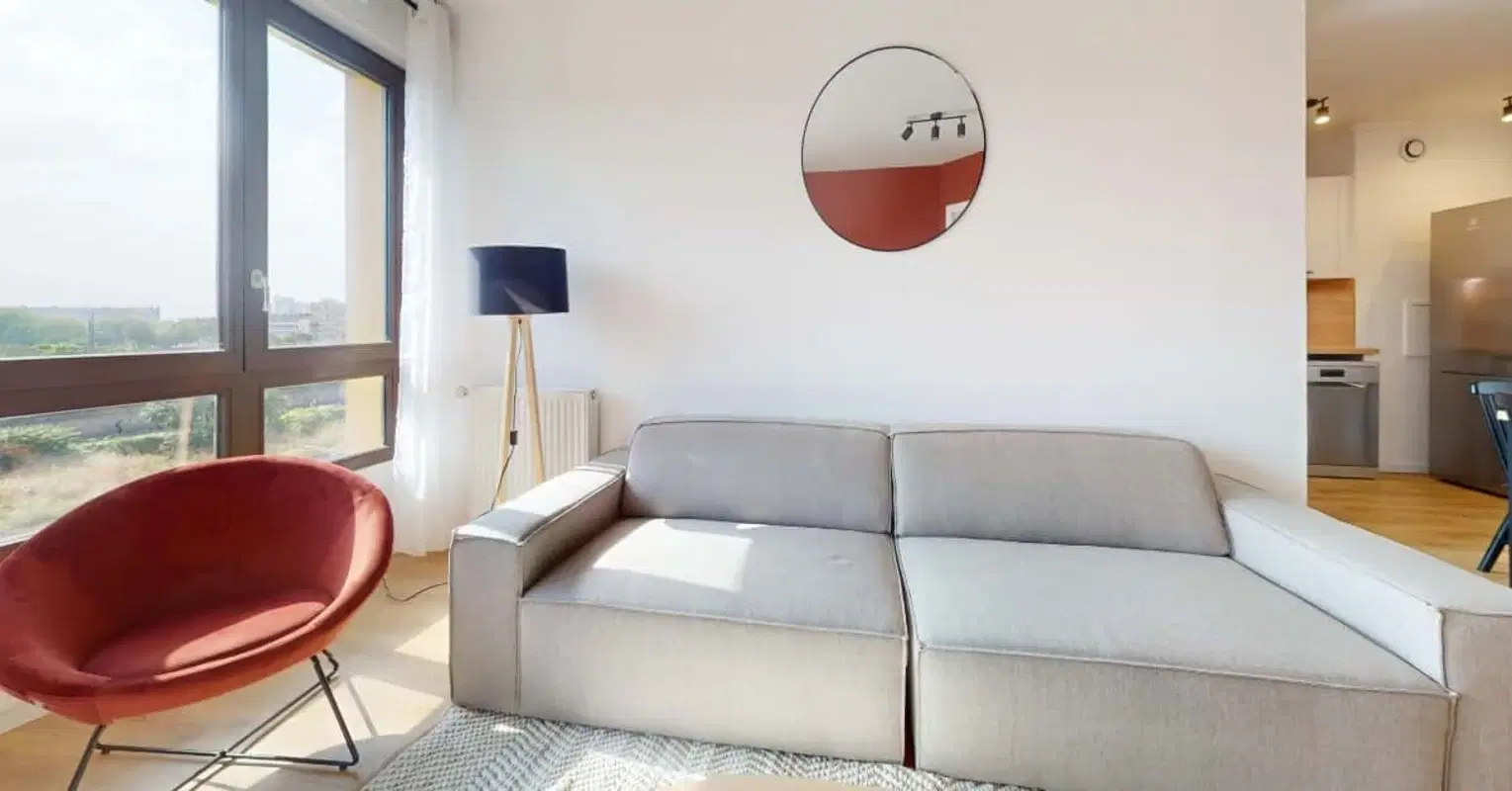 Rue Denfert Rochereau, Paris – Common Area