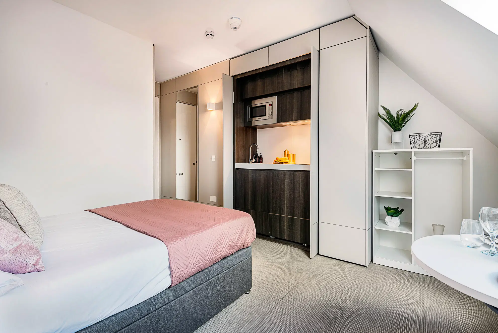 Hounslow Court, London – Compact Plus Studio