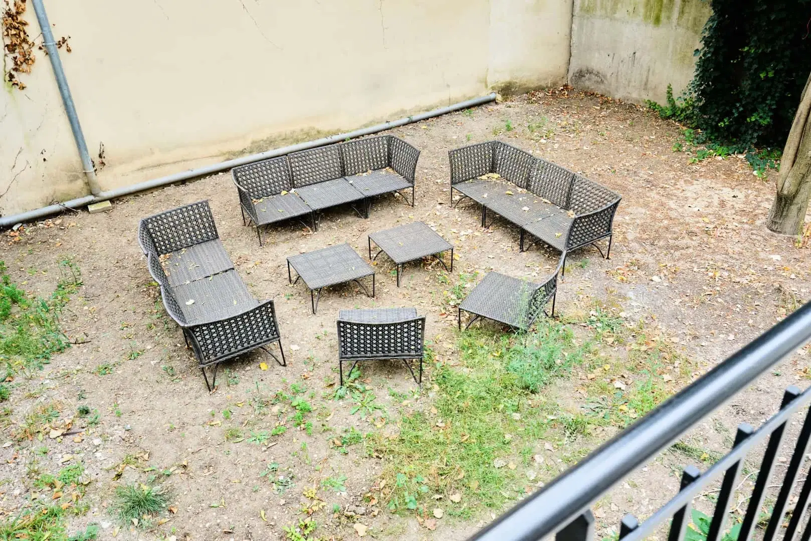 Rue d'Estienne d'Orves, Paris – Common Area