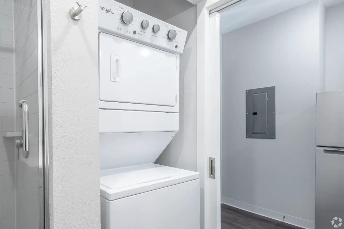 Global, Houston – Amenities