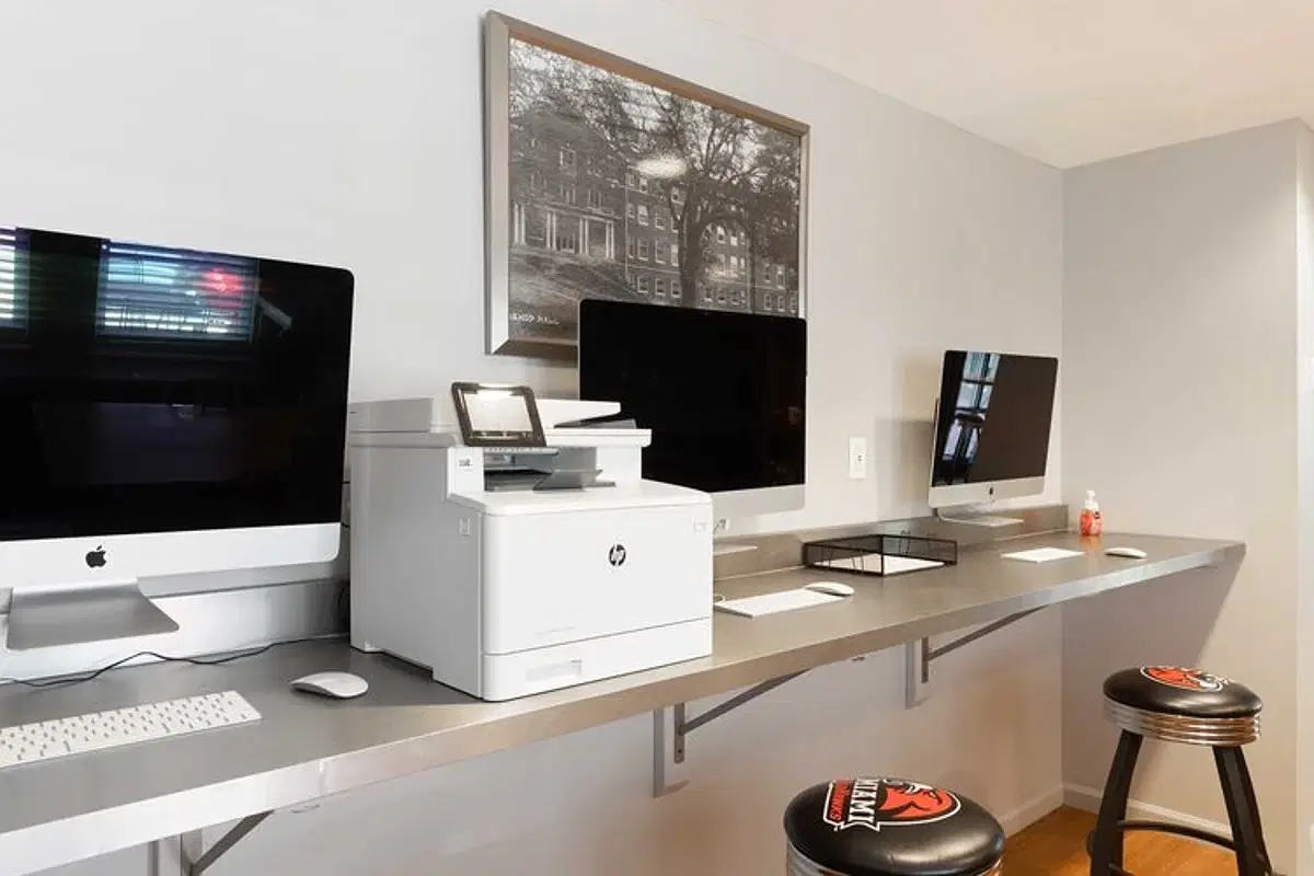 Oxford West, Oxford – Amenities