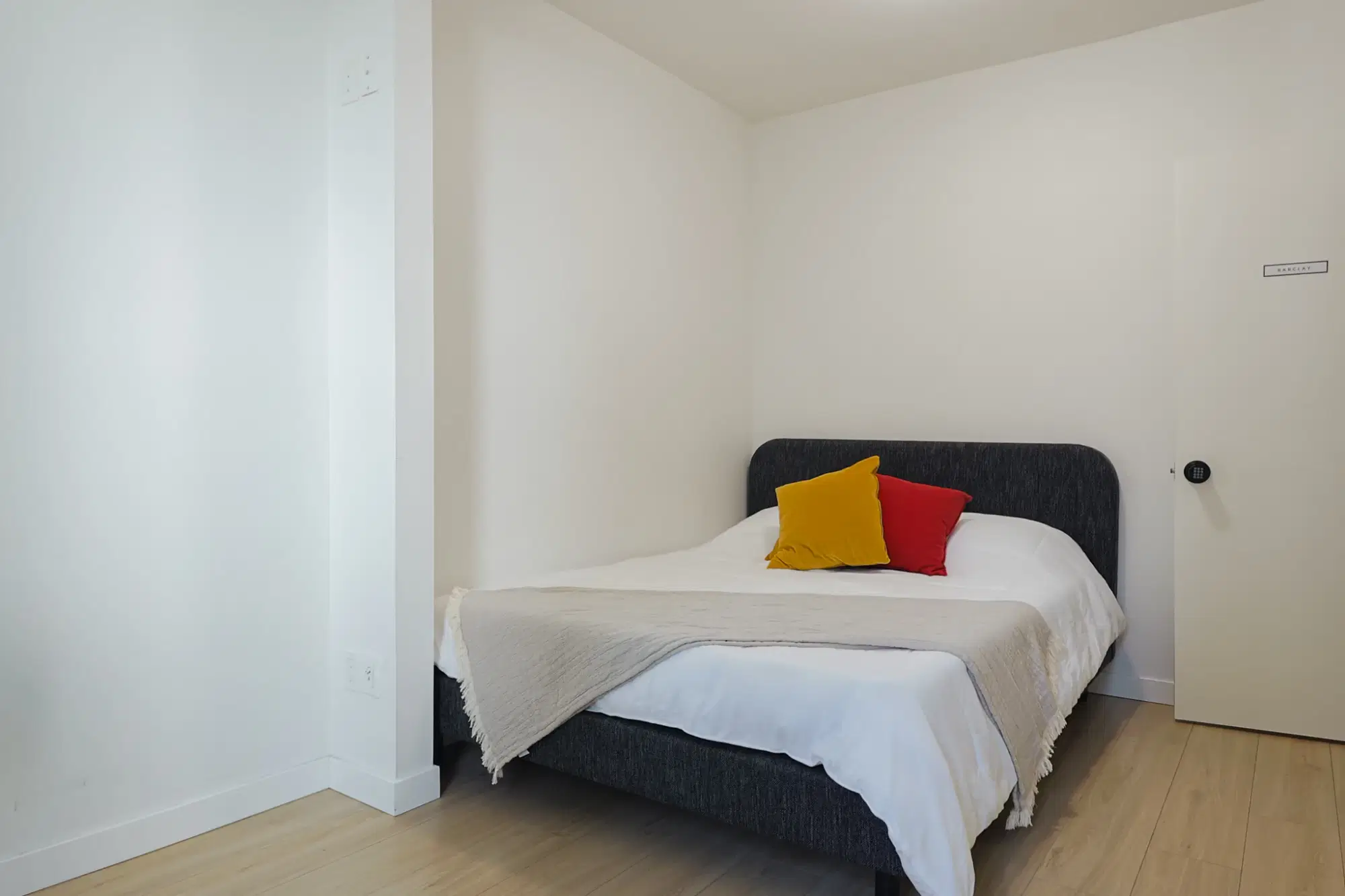 1169 Granville St, Vancouver – Barclay Standard 1 (1 Bed 1 Bath)
