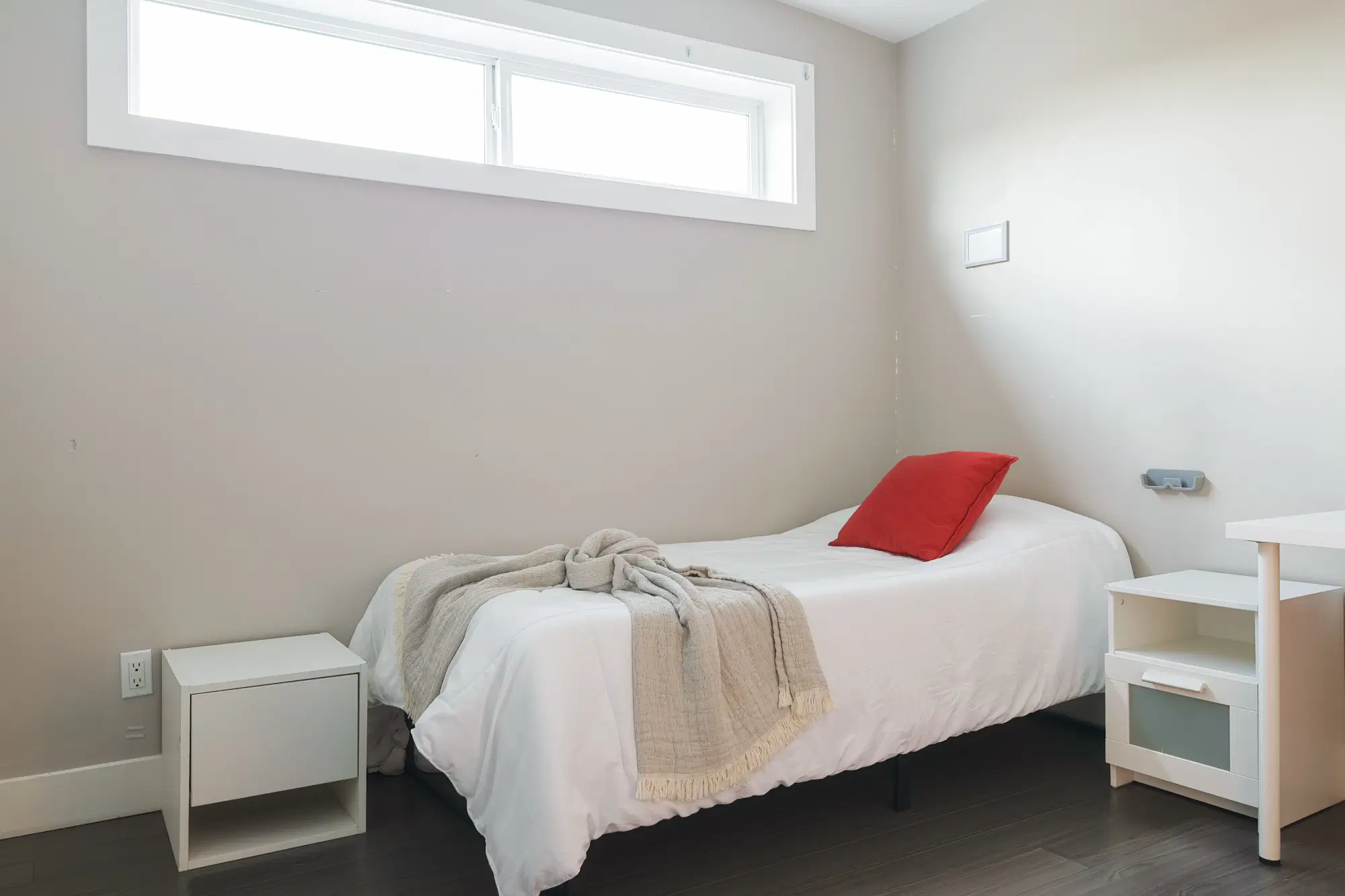 1361 E Broadway, Vancouver – Cholula Room (1 Bed 1 Bath)