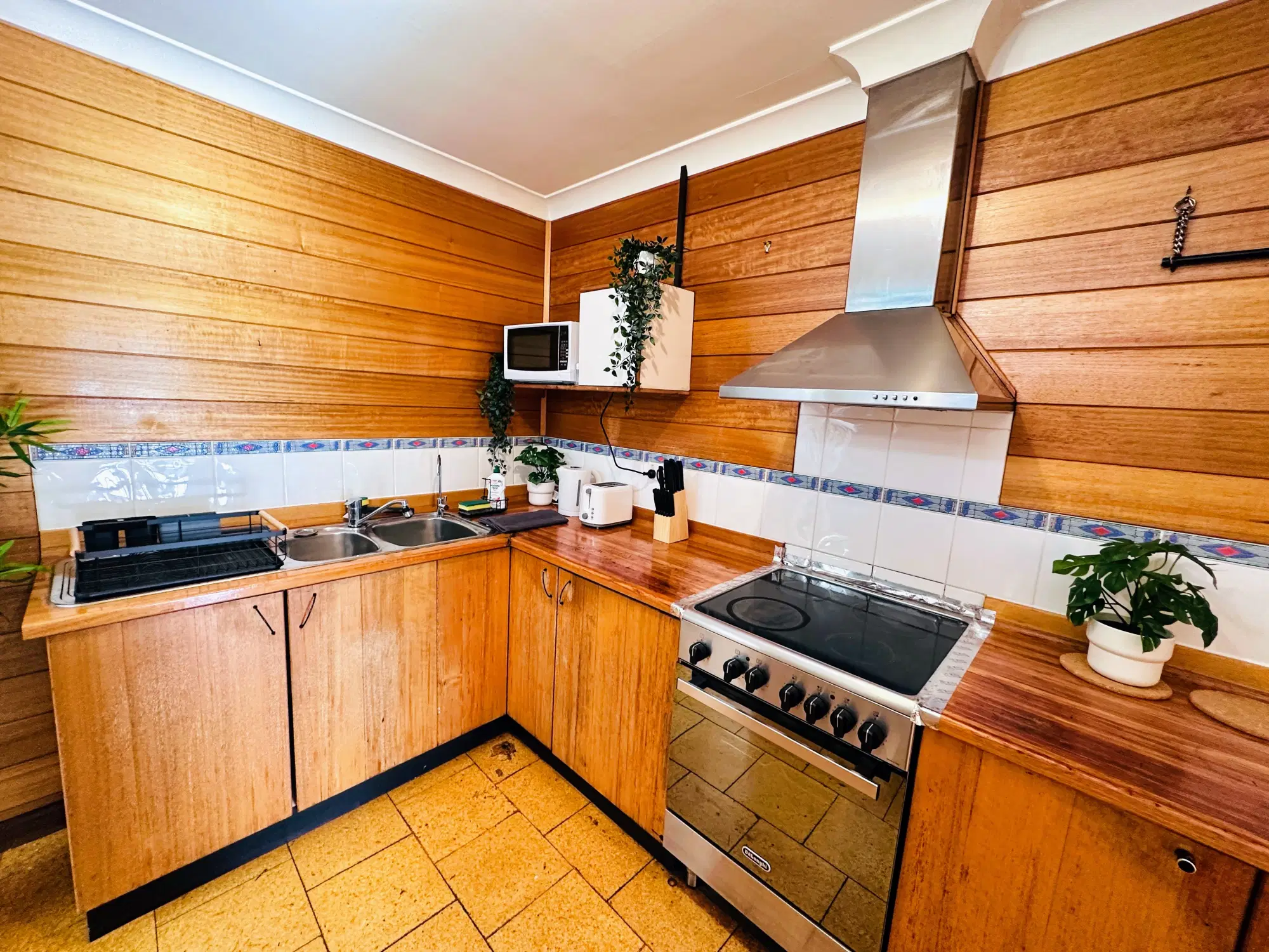 Room in a 5 Bedroom Apartment, 10/131 Glebe Point Road, Glebe, NSW Australia 2037 – Kitchen