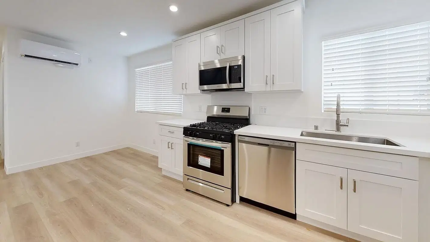 1118 W 25th St, Los Angeles – Kitchen