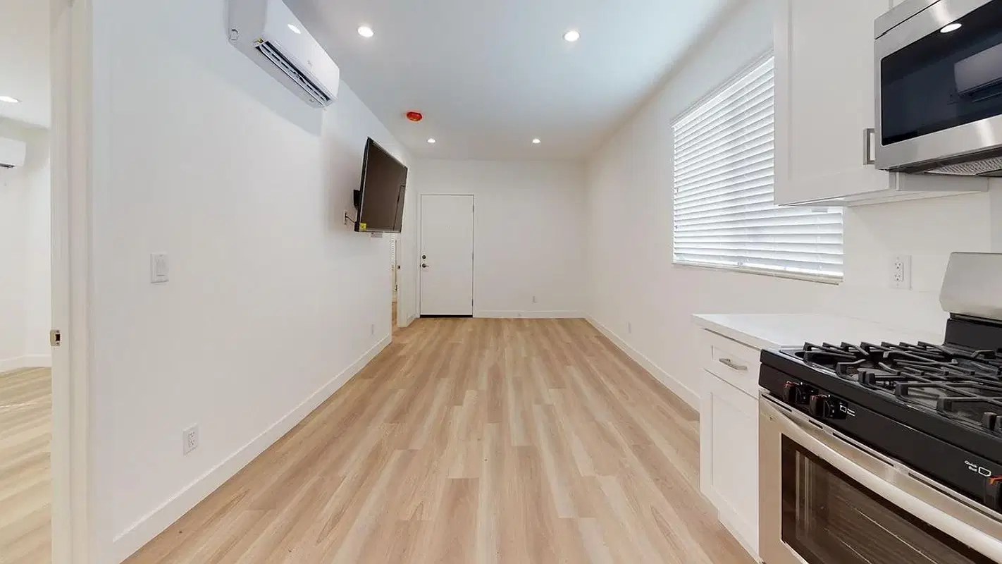 1118 W 25th St, Los Angeles – Amenities