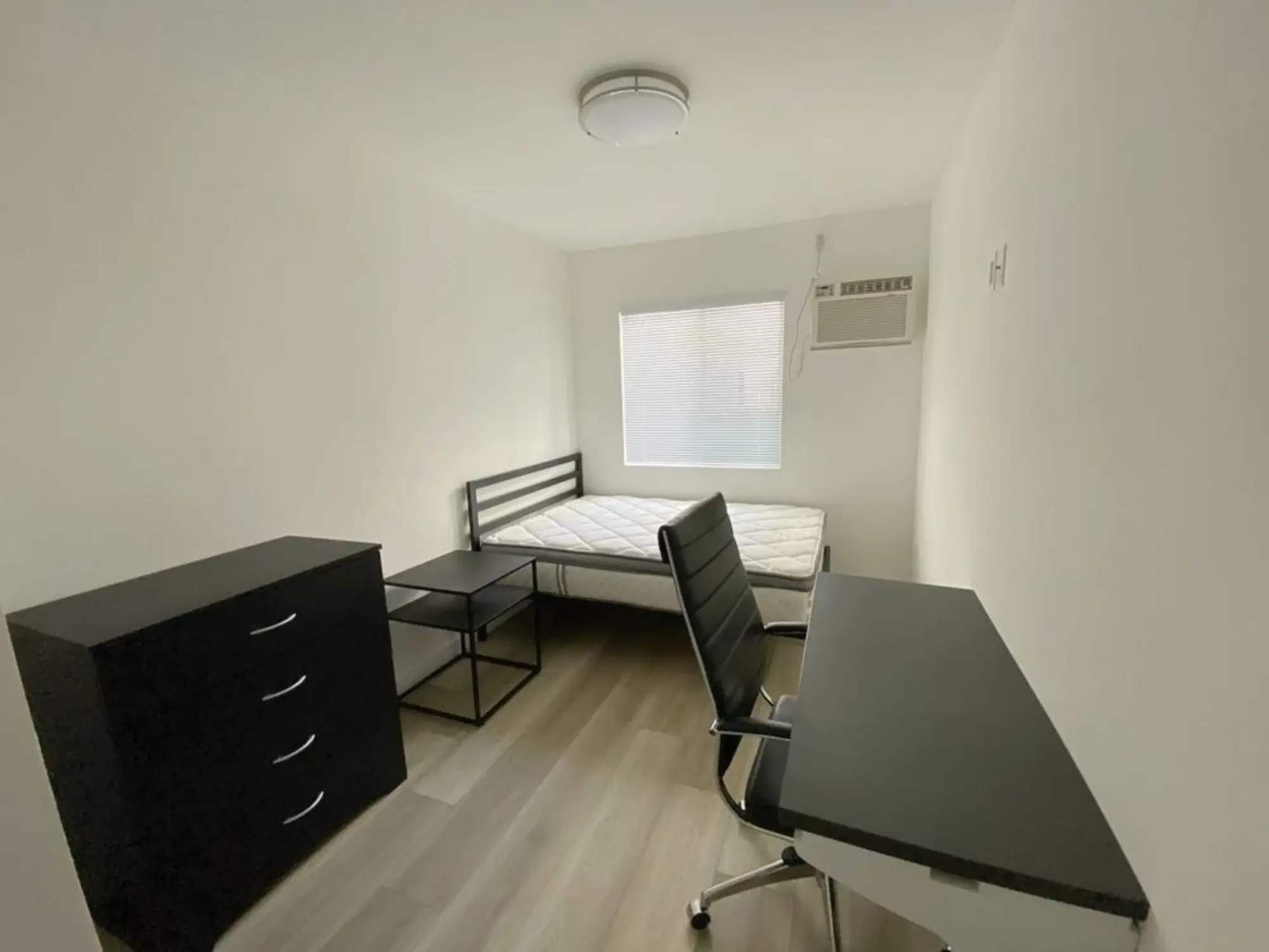 1126 W 36th Pl, Los Angeles