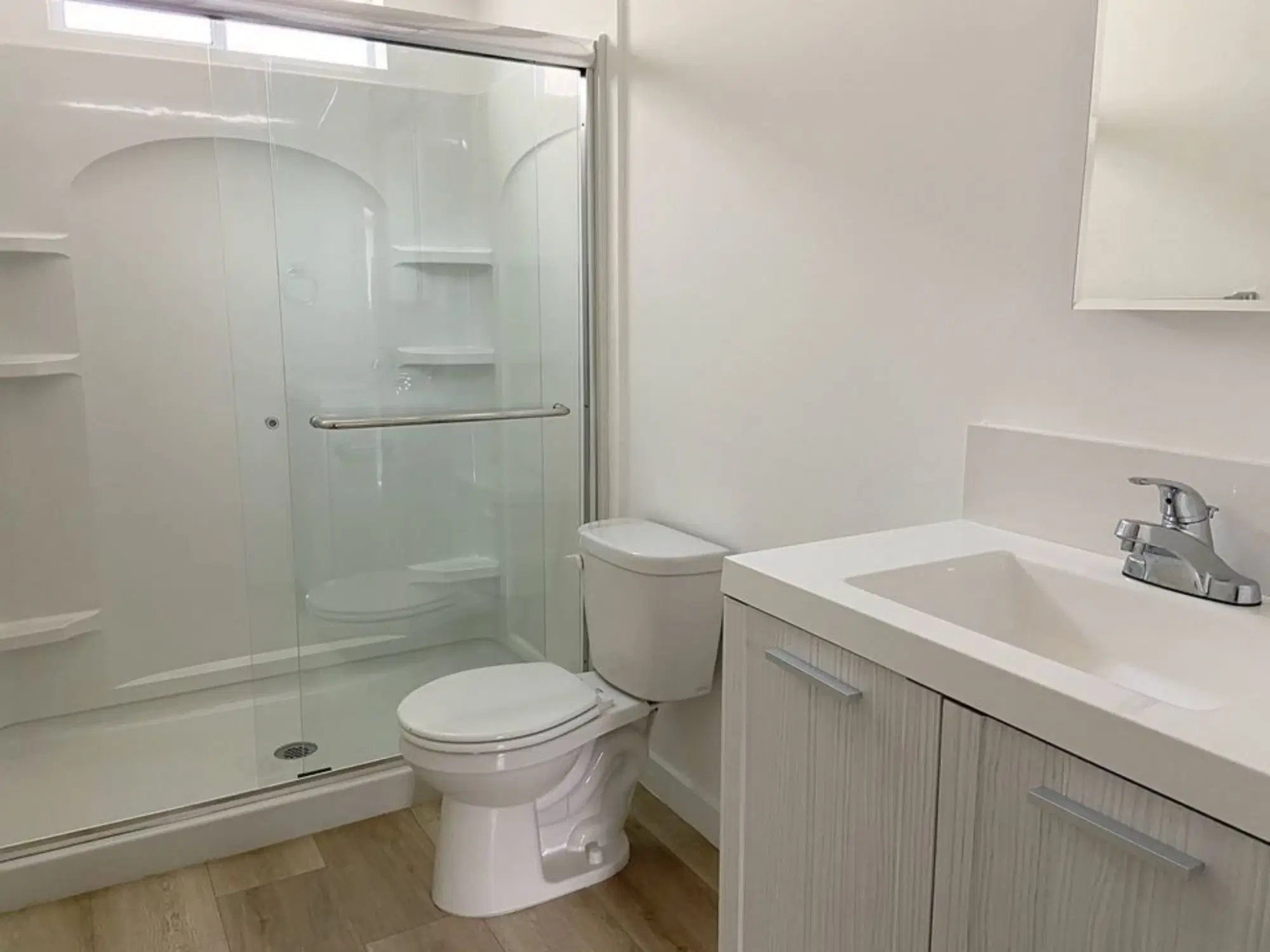 1126 W 36th Pl, Los Angeles – Bathroom